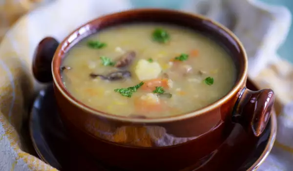 Супа от гъби, картофи и моркови
