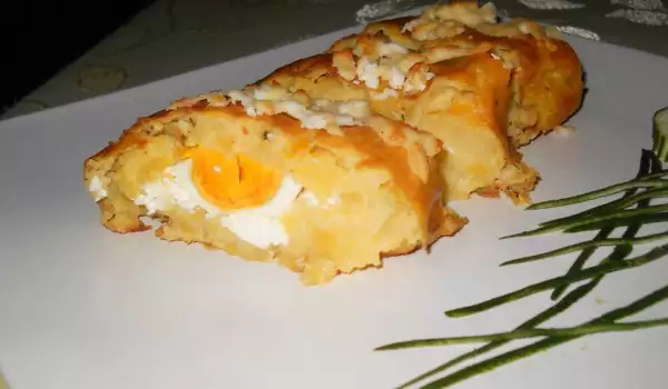 Картофено руло с плънка от варени яйца и сирене