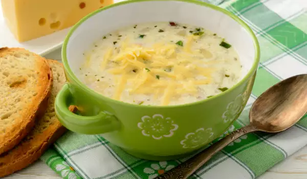 Картофена супа с грис и кашкавал