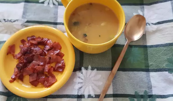 Празена супа с бекон