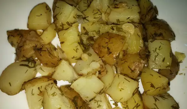 Пресни картофи с чесън и копър в плик