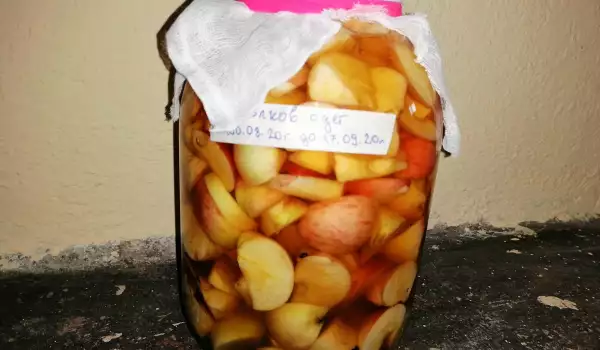 Домашен ябълков оцет Класика