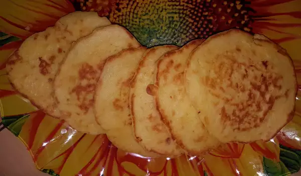 Ябълкови палачинки с кокосово масло и канела