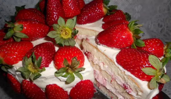 Лесна торта с ягоди