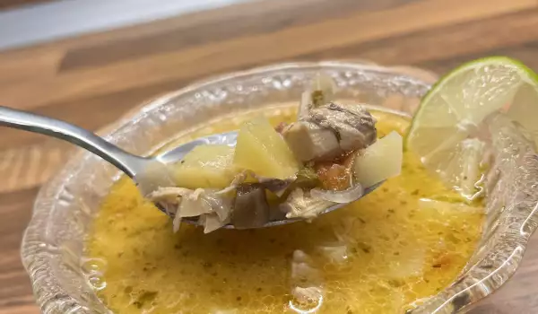 Рибена чорба с картофи и лук
