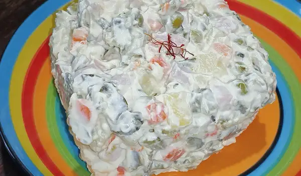 Руска салата с шафран и пчелен прашец