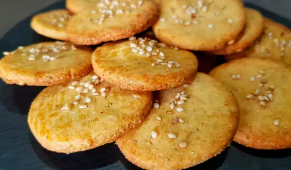 Солени бисквити със сусам и подправки