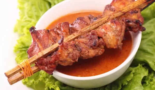Тайландско пилешко със сос от кашу