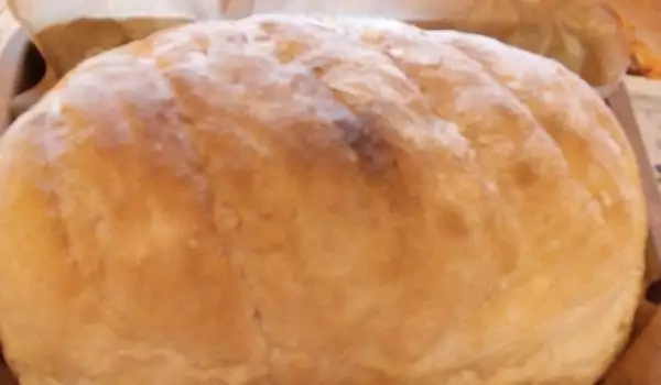 Домашен селски хляб с хрупкава коричка