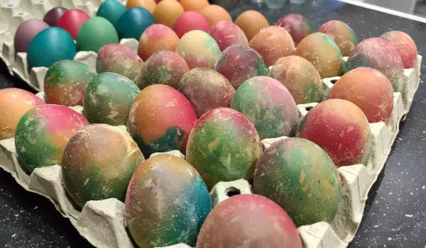 Шарени яйца с кристали