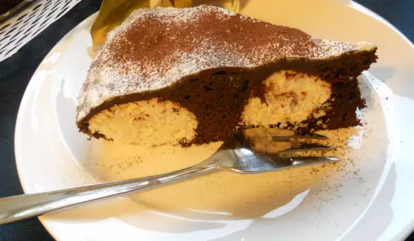 Шоколадов кейк с кокосов пълнеж