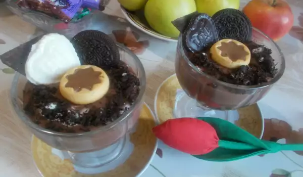 Шоколадов десерт с бисквити
