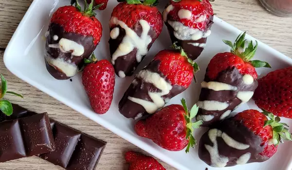 Шоколадови ягоди