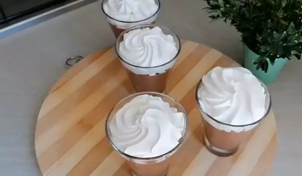 Шоколадов десерт в чаша