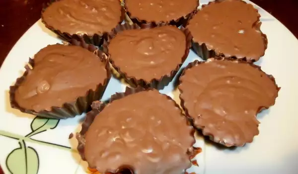 Лесни шоколадови бонбони с фъстъчено масло
