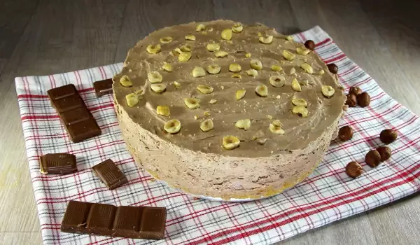 Бисквитена торта с шоколадов мус
