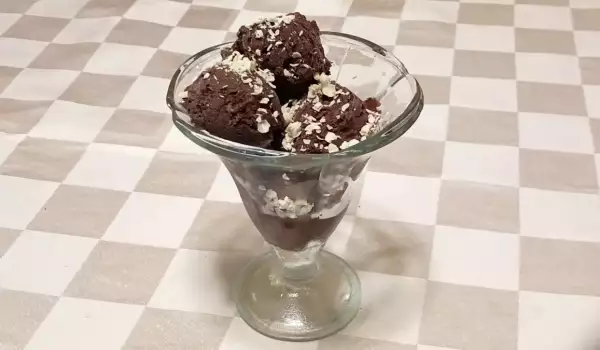 Домашен шоколадов сладолед със сметана