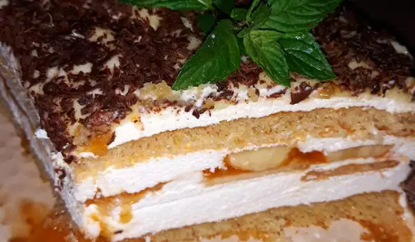 Сметанова торта с желе от кайсии и бял шоколад