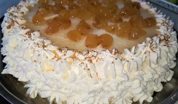 Сметанова торта със сладко от бели череши