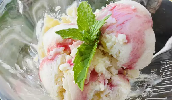 Домашен сметаново-ванилов сладолед
