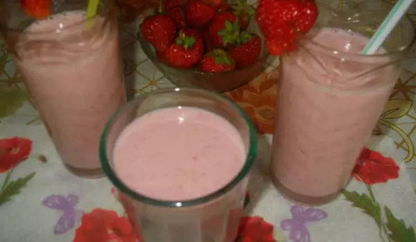 Смути с прясно мляко и ягоди