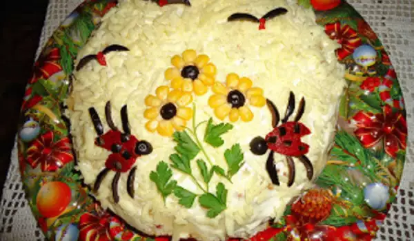 Солена палачинкова торта с украса