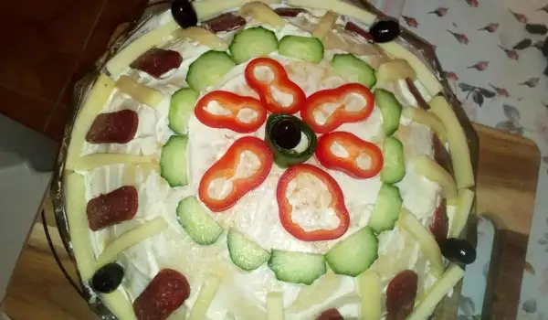 Солена торта с луканка и маслини