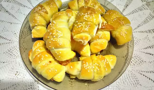 Солени козуначени кифлички замесени в хлебопекарна