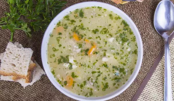 Зеленчукова супа с фиде и сирене