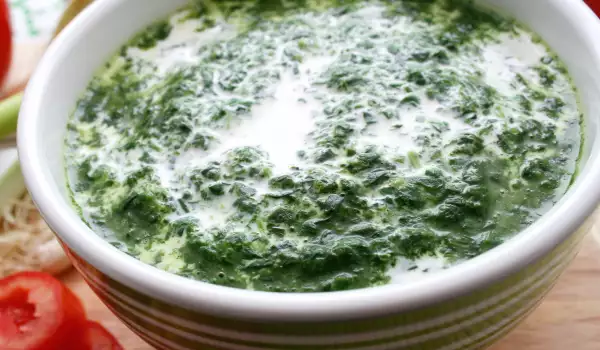 Зелена супа с паста