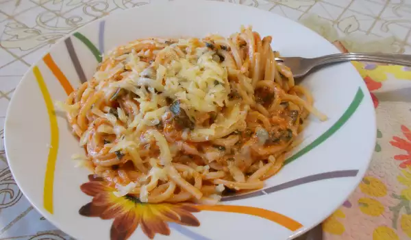 Спагети със спанак и сметанов сос