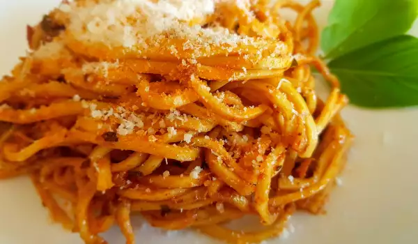Спагети с песто от сушени домати