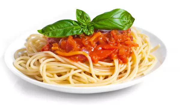 Вегетариански постни спагети с босилек