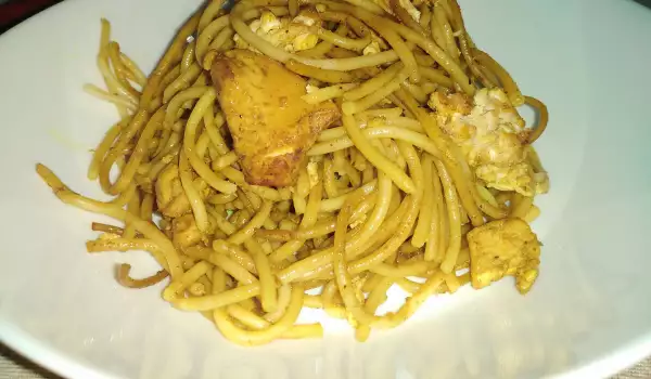 Спагети по китайски с пилешко филе