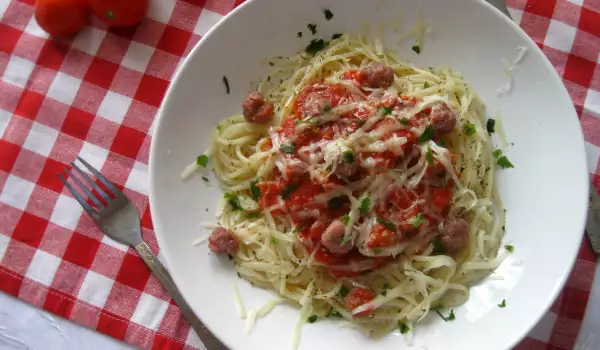 Спагети с кюфтенца и сос Маринара