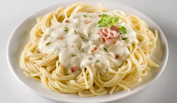 Класически спагети Карбонара