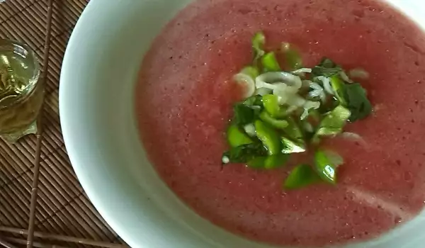 Студена веган доматена супа