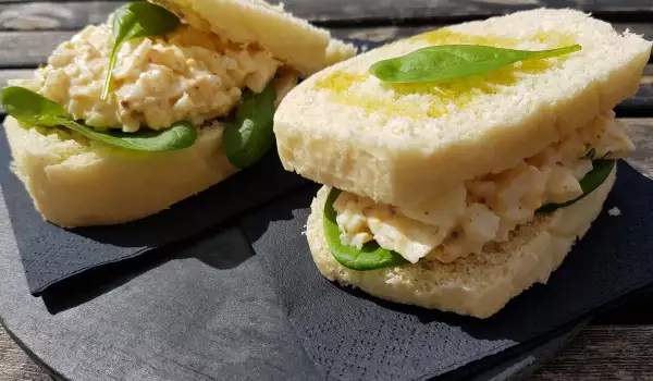 Студени сандвичи с яйчена салата