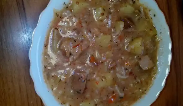Гъста супа със свинско и зеленчуци