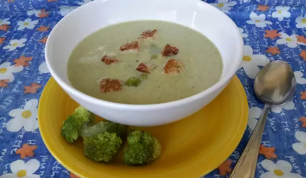 Супа с броколи и сметана
