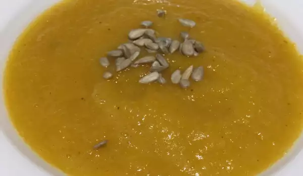 Супа от стъбла от целина