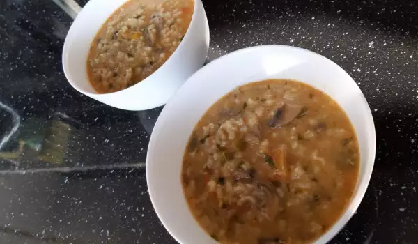 Лесна супа с гъби и ориз