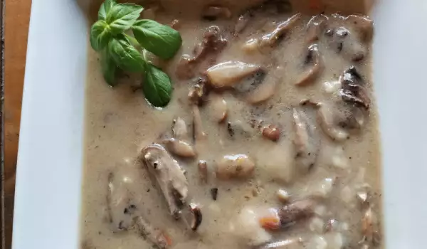 Гъста супа с печурки, сърнели и манатарки