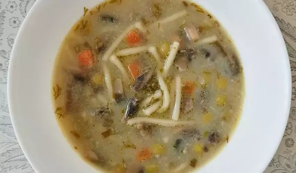 Супа с гъби, грах и моркови