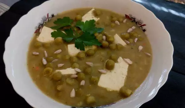Крем супа с грах, тофу и слънчоглед