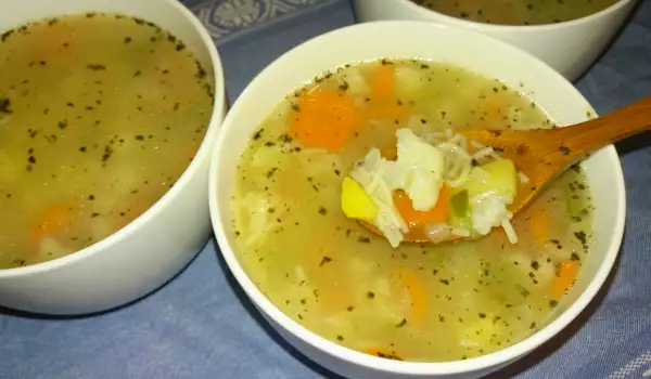 Зеленчукова супа с карфиол, фиде и джоджен