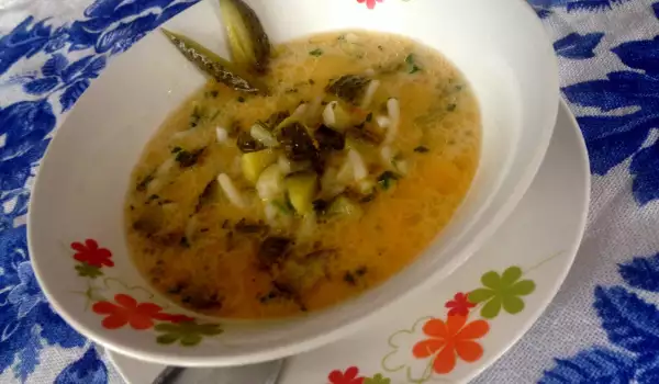 Картофена супа с кисели краставички