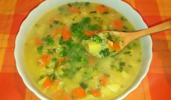 Супа с картофи, моркови и ориз
