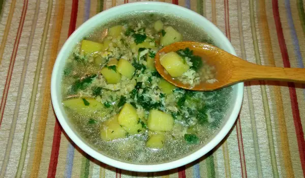 Здравословна супа от коприва, просо и картофи