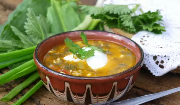Апетитна копривена супа с ориз